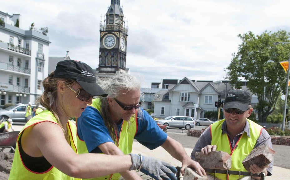 07 February 2011
Greening the rubble 