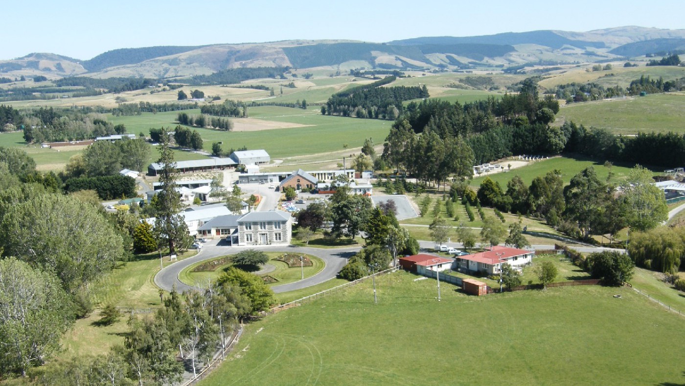 08 July 2011
Merged institutions will aid up-skilling of young ready for economic growth says Deputy PM at Telford ceremony 