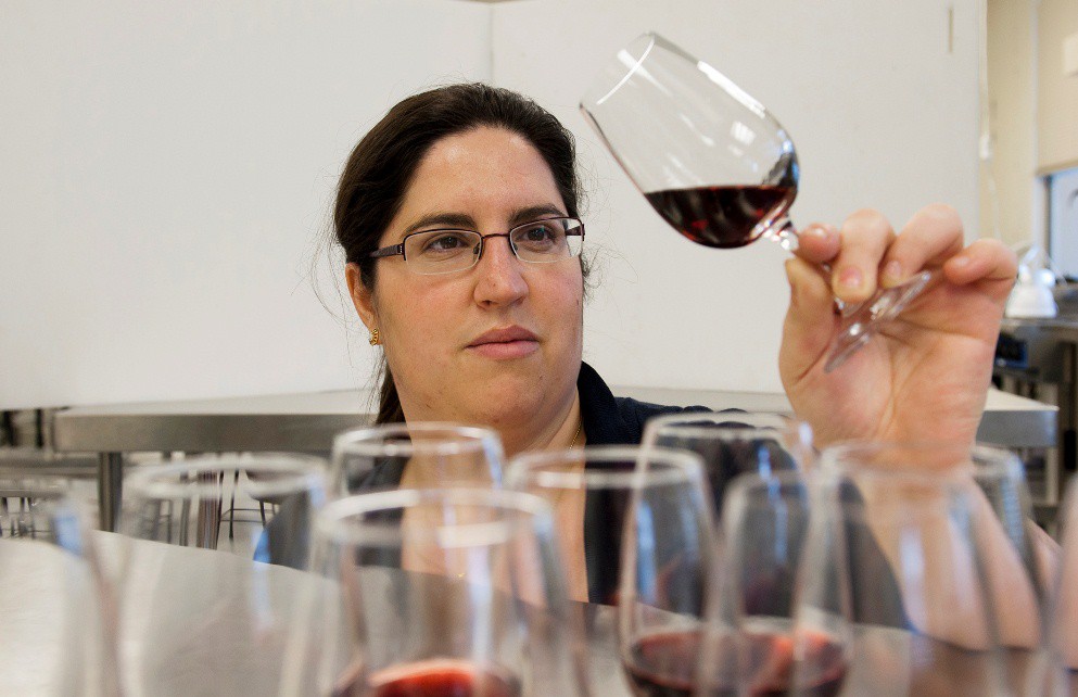 Dr Elizabeth Tomasino.