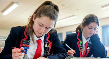 17 August 2015
Scholarship students get extra from experts 