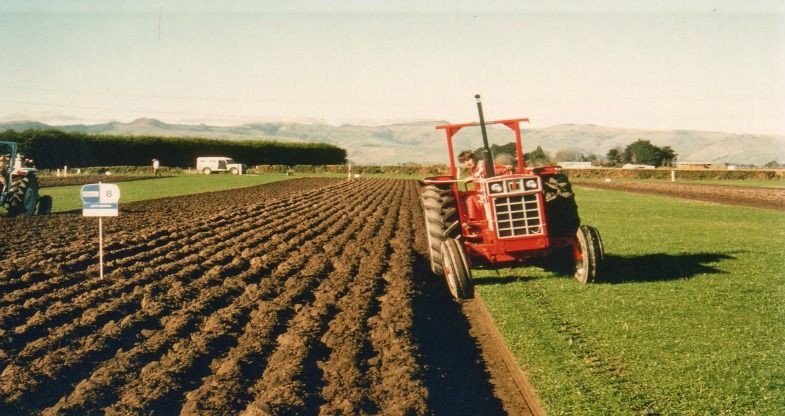 22 January 2016
Ploughing champ returns to Lincoln 