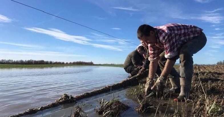 3 June 2021  Lincoln students mobilise to help with flood recovery effort