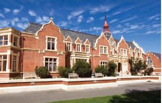 3 October 2008
Lincoln horticultural students encouraged to 'ask questions' in 'research-led' teaching environment