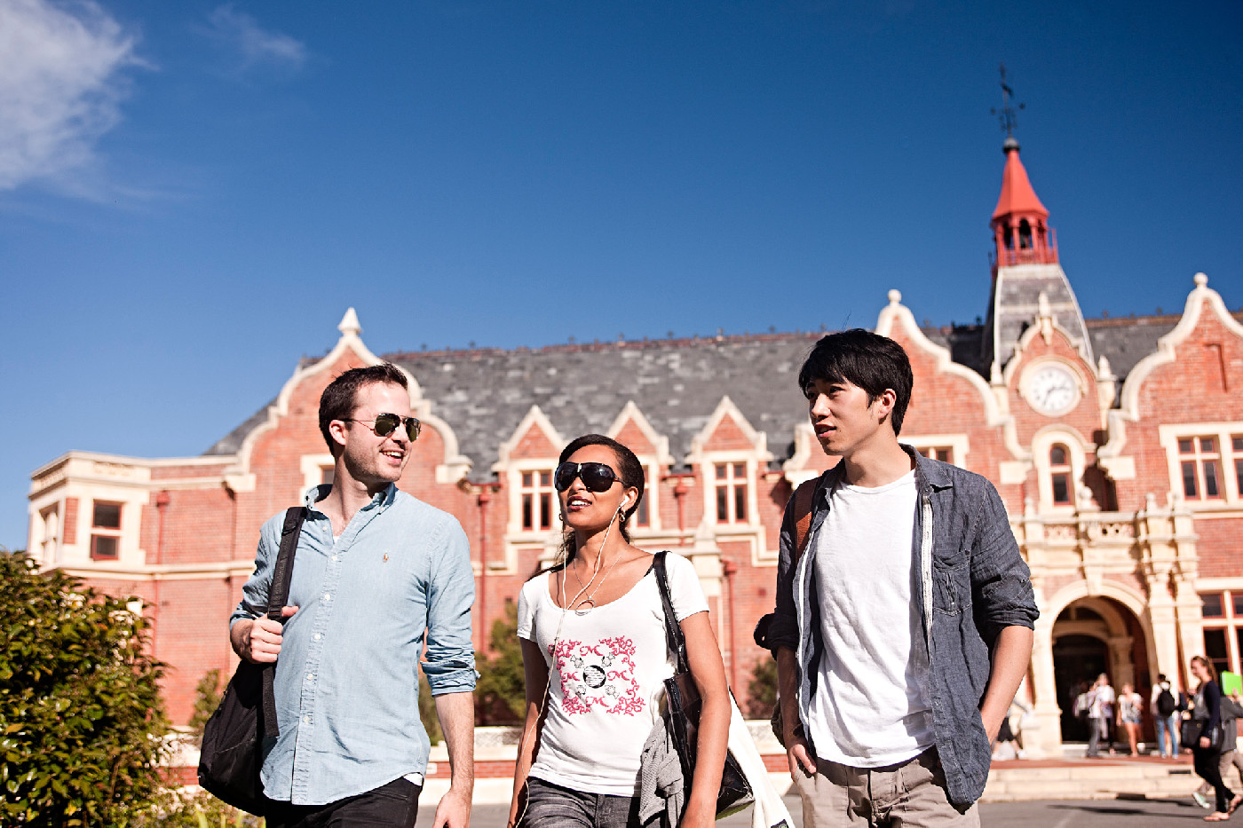 27 March 1985
130 overseas students enrolled in Lincoln College this year